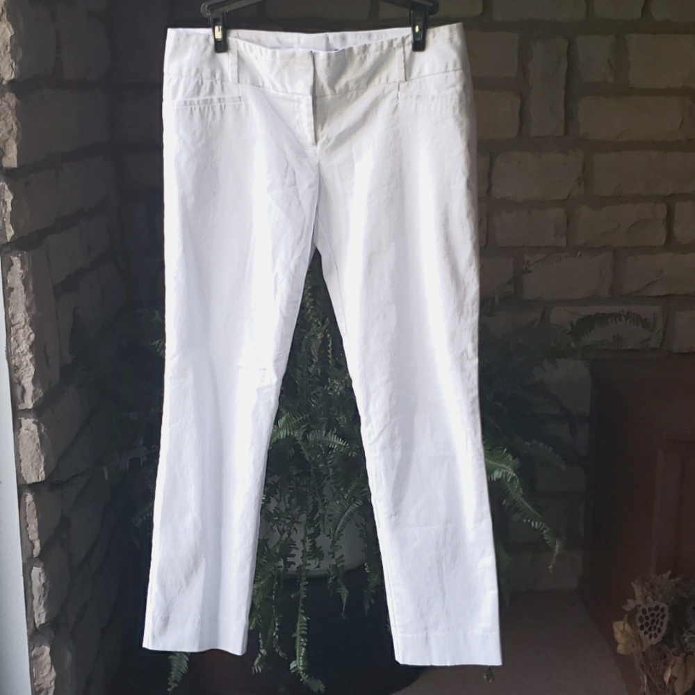 LIMITED DREW FIT White Capris